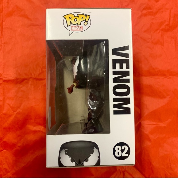 Funko POP! MARVEL VENOM #82 (Walgreens Exclusive) - Picture 2 of 8